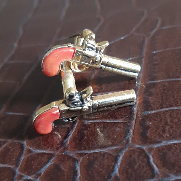 1960s Flintlock Dueling Pistols Gold Tone Vintage Cuff Links w/Orange - Picture 7 of 8